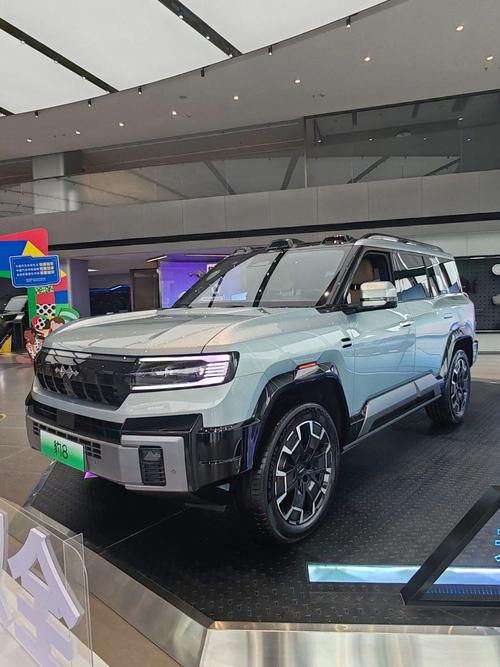 重庆201比亚迪方程豹硬派越野的爆款，英菲尼迪35周年与你共成长